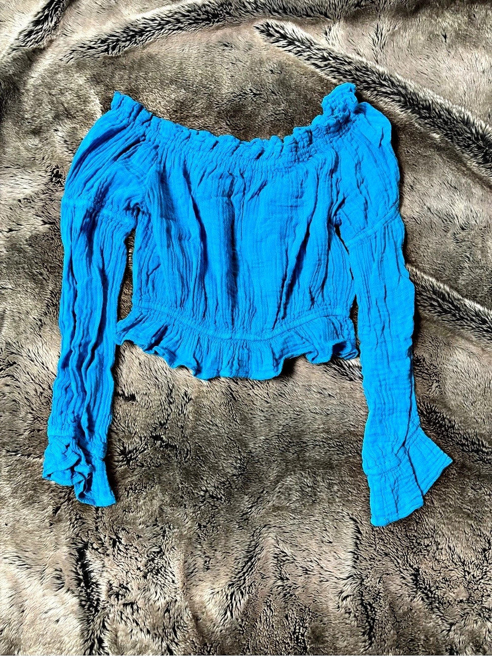 Blue Life Off-Shoulder Crop Top in Blue Size Large Like New